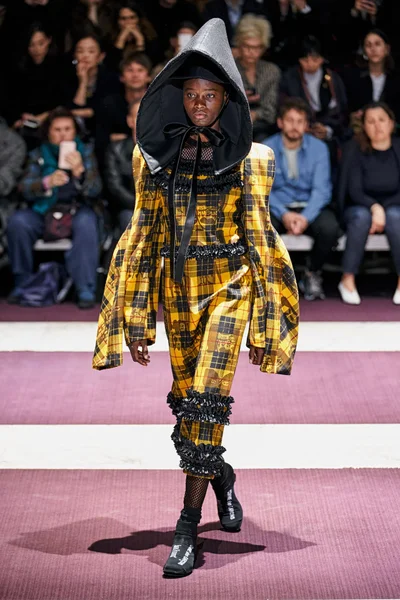 Look 27